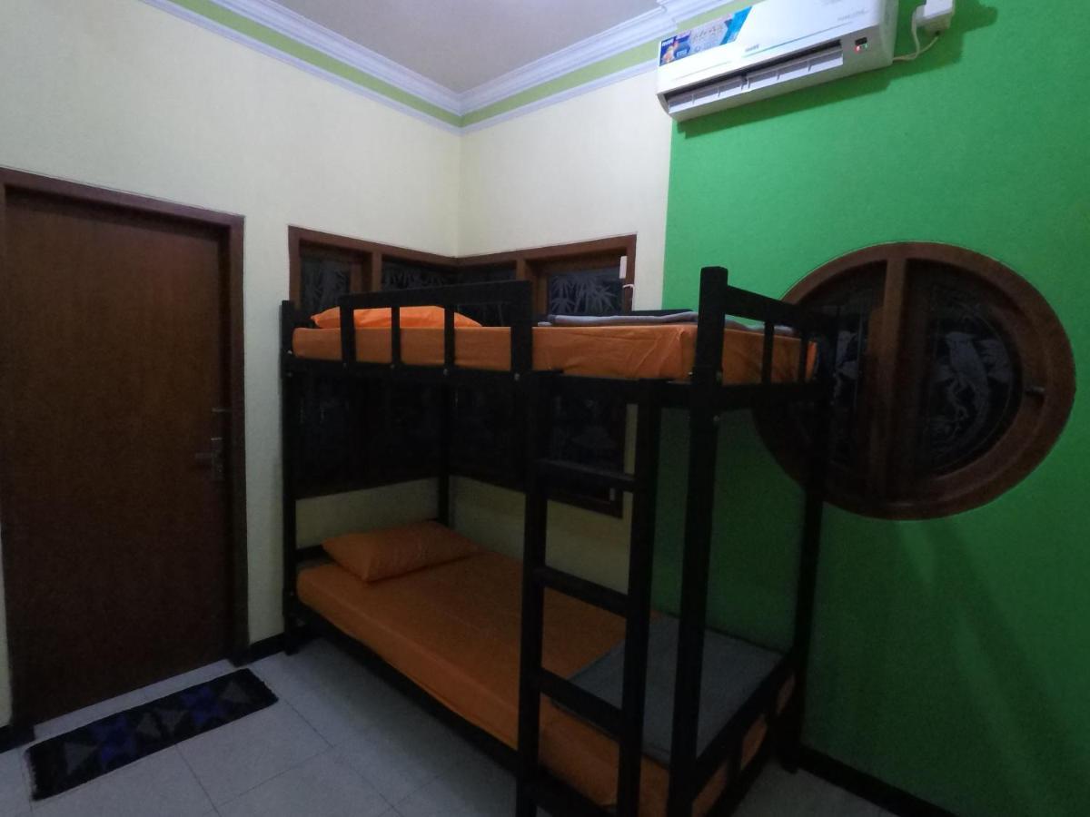 Dhika Adventure Hostel Probolinggo Exterior foto