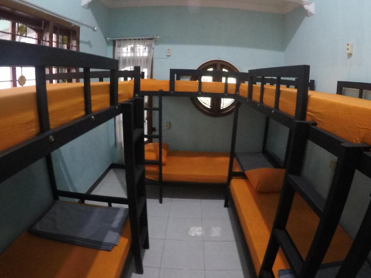 Dhika Adventure Hostel Probolinggo Exterior foto